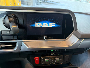 DAF XF 530 FTS 6x2 dragbil av 2022 års modell