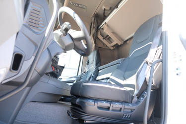 Ny XF 530 Närko skåpbil 