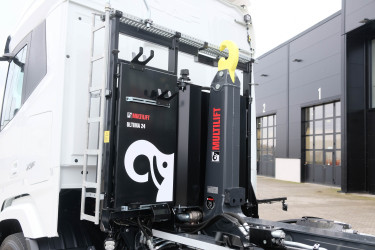 Ny XF 530 FAW Tridem Lastväxlare