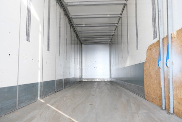 Närko 4 axlad skåpvagn med uppningsbar sida