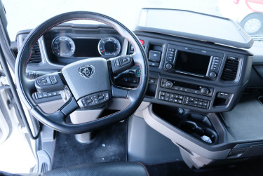 S 770 6x2 V8 Dragbil