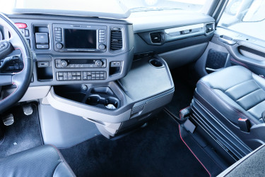 S 770 6x2 V8 Dragbil