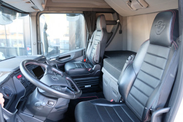 S 770 6x2 V8 Dragbil