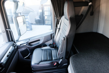 S 770 6x2 V8 Dragbil