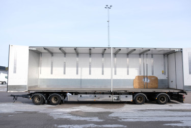 Närko 4 axlad skåpvagn med öppningsbar sida