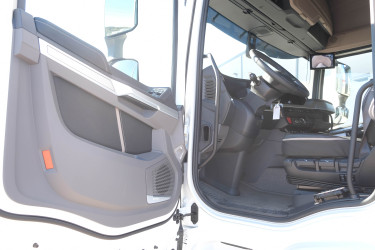 Ny XF 530 Närko skåpbil 