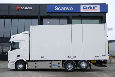 Ny R 560 6x2*4 Ekeri skåpbil