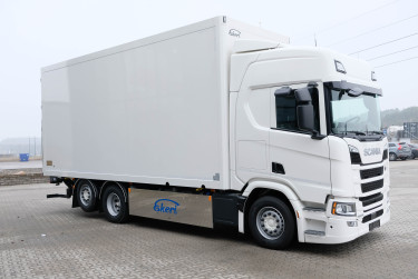 Ny R 560 6x2*4 Ekeri skåpbil