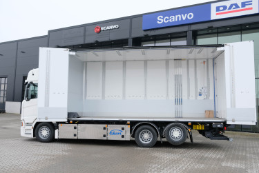 Ny R 560 6x2*4 Ekeri skåpbil