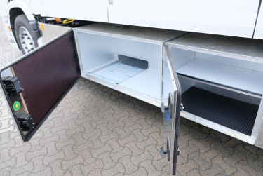 Ny R 560 6x2*4 Ekeri skåpbil