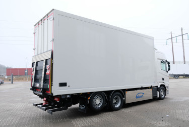 Ny R 560 6x2*4 Ekeri skåpbil