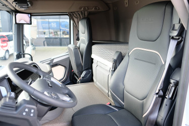 XD 450 6x2*4 kran och lastväxlare