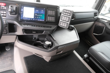 R660 6x2*4 Ekeri skåpbil 2026