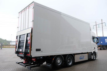 R660 6x2*4 Ekeri skåpbil 2026