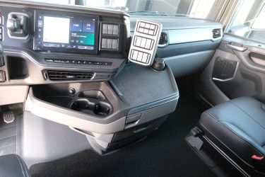 S660 6x2 Ekeri skåpbil 