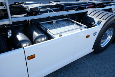 R 590 8x4*4 Tridem Hiab Lastväxlare