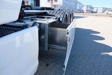 R 590 8x4*4 Tridem Hiab Lastväxlare