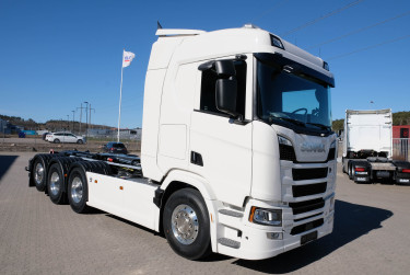 R 590 8x4*4 Tridem Hiab Lastväxlare