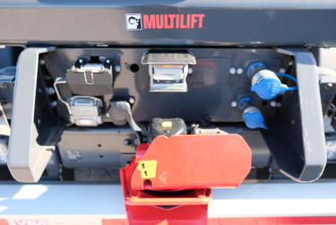 R 590 8x4*4 Tridem Hiab Lastväxlare