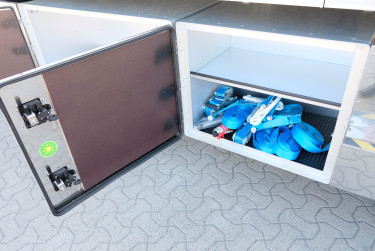 R 560 6x2*4 Ekeri skåpbil