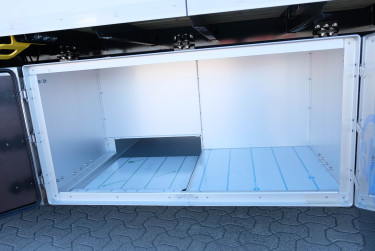 R 560 6x2*4 Ekeri skåpbil