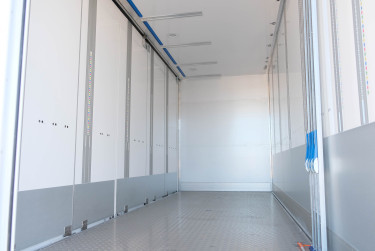 R 560 6x2*4 Ekeri skåpbil