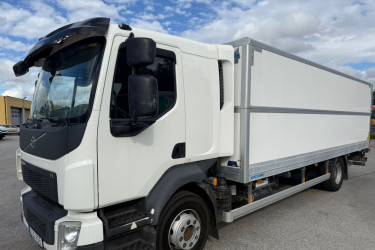 FL 250 16 ton skåpbil med höj/sänkbart tak
