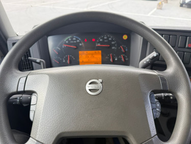 FL 250 16 ton skåpbil med höj/sänkbart tak