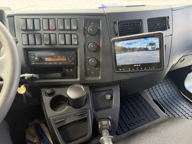 FL 250 16 ton skåpbil med höj/sänkbart tak