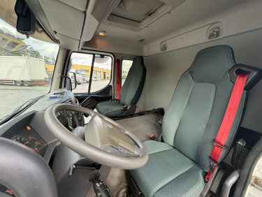 FL 250 16 ton skåpbil med höj/sänkbart tak