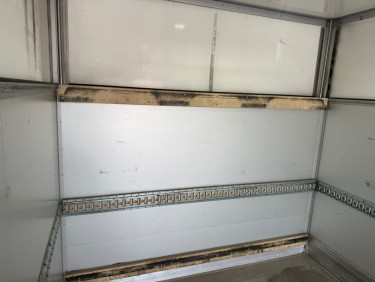 FL 250 16 ton skåpbil med höj/sänkbart tak