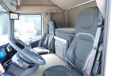 Ny XDe 270 FA Electric skåpbil elbil