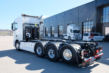R 590 8x4*4 Tridem Hiab Lastväxlare