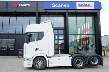S 590 6x2 dragbil av 2024 års modell
