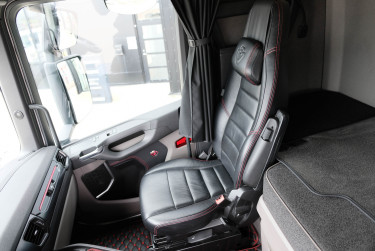S 590 6x2 dragbil av 2024 års modell