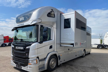 STX Scania P320 för 5 hästar