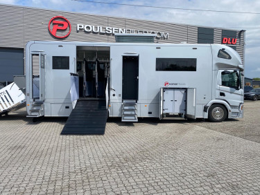 STX Scania P320 för 5 hästar