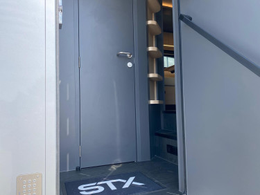 STX Scania P320 för 5 hästar