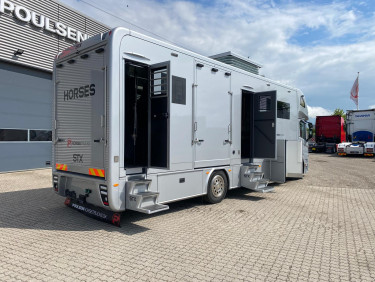 STX Scania P320 för 5 hästar