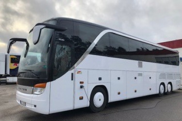 Setra Husbil med kärra