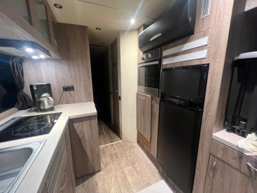 Setra Husbil med kärra