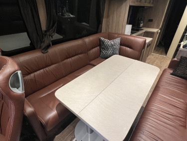 Setra Husbil med kärra