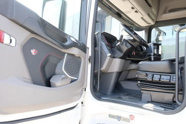 Scania R 590 A6X2NB