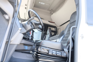 Scania R 590 A6X2NB