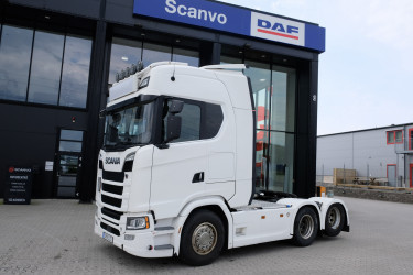 Scania S 530 6x2 dragbil med Walking floor hydraulik