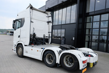 Scania S 530 6x2 dragbil med Walking floor hydraulik