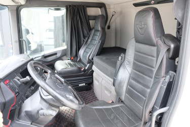 Scania S 530 6x2 dragbil med Walking floor hydraulik