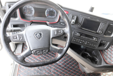Scania S 530 6x2 dragbil med Walking floor hydraulik
