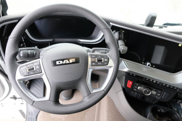 Ny DAF XF 530 Tridem Lastväxlare