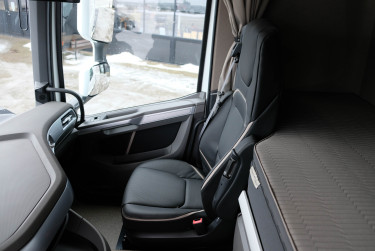 Ny DAF XF 530 Tridem Lastväxlare